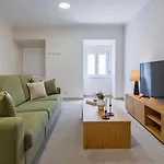 Stylish 2Br Retreat In Lisbon By Lovelystay