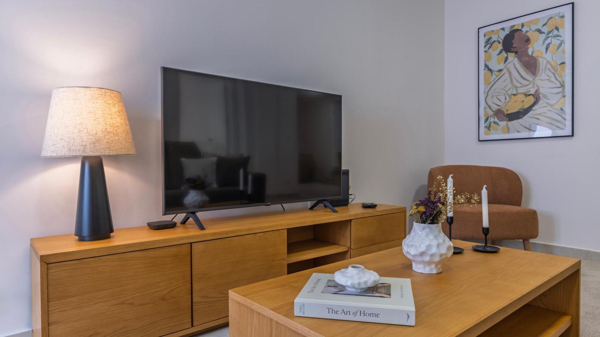 Apartamento Stylish 2br Retreat In By Lovelystay