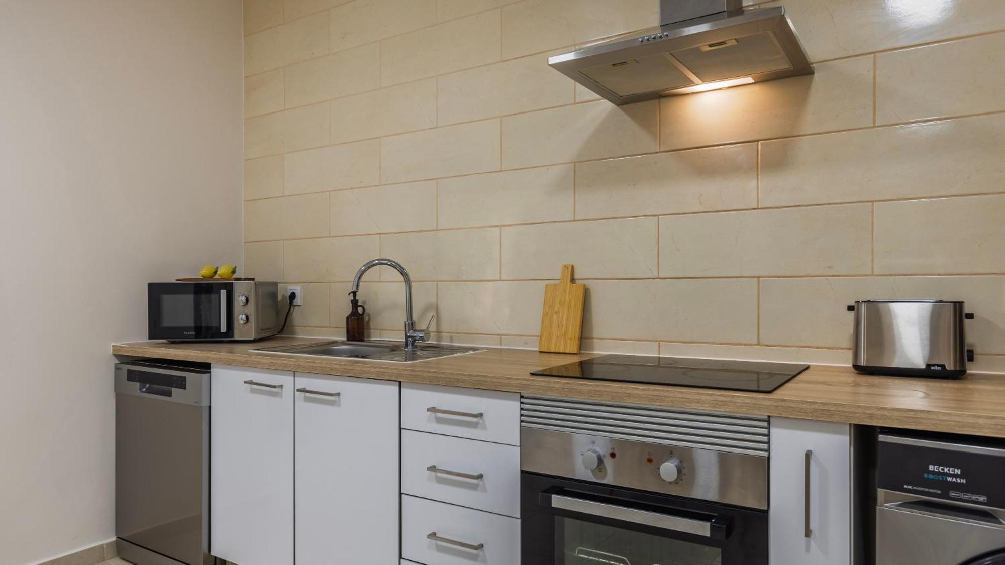 Stylish 2br Retreat In By Lovelystay Apartamento Lisboa