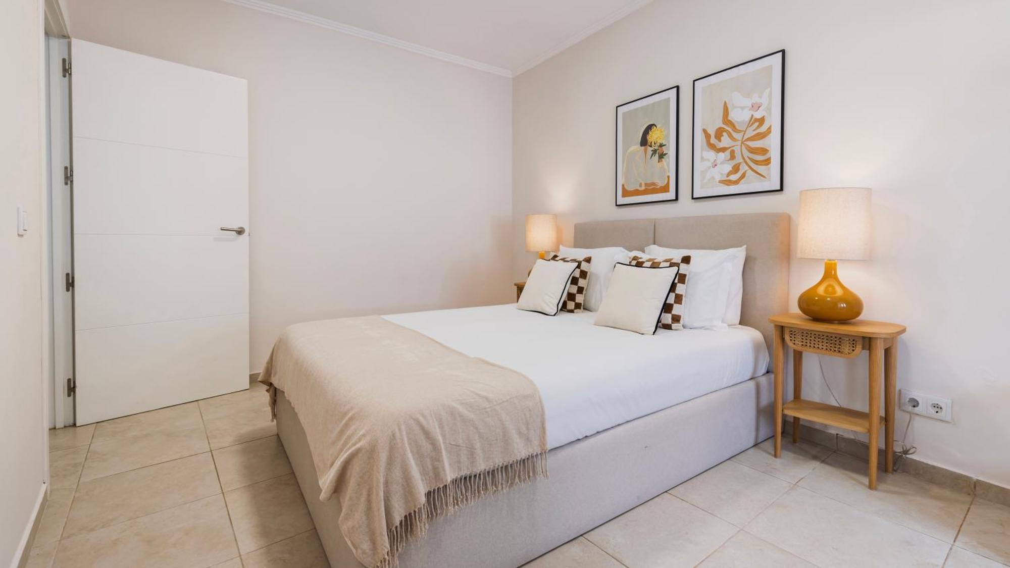 Stylish 2br Retreat In By Lovelystay Lisboa