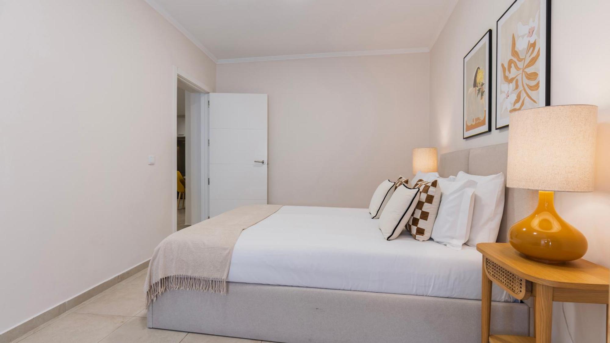 Apartamento Stylish 2br Retreat In By Lovelystay
