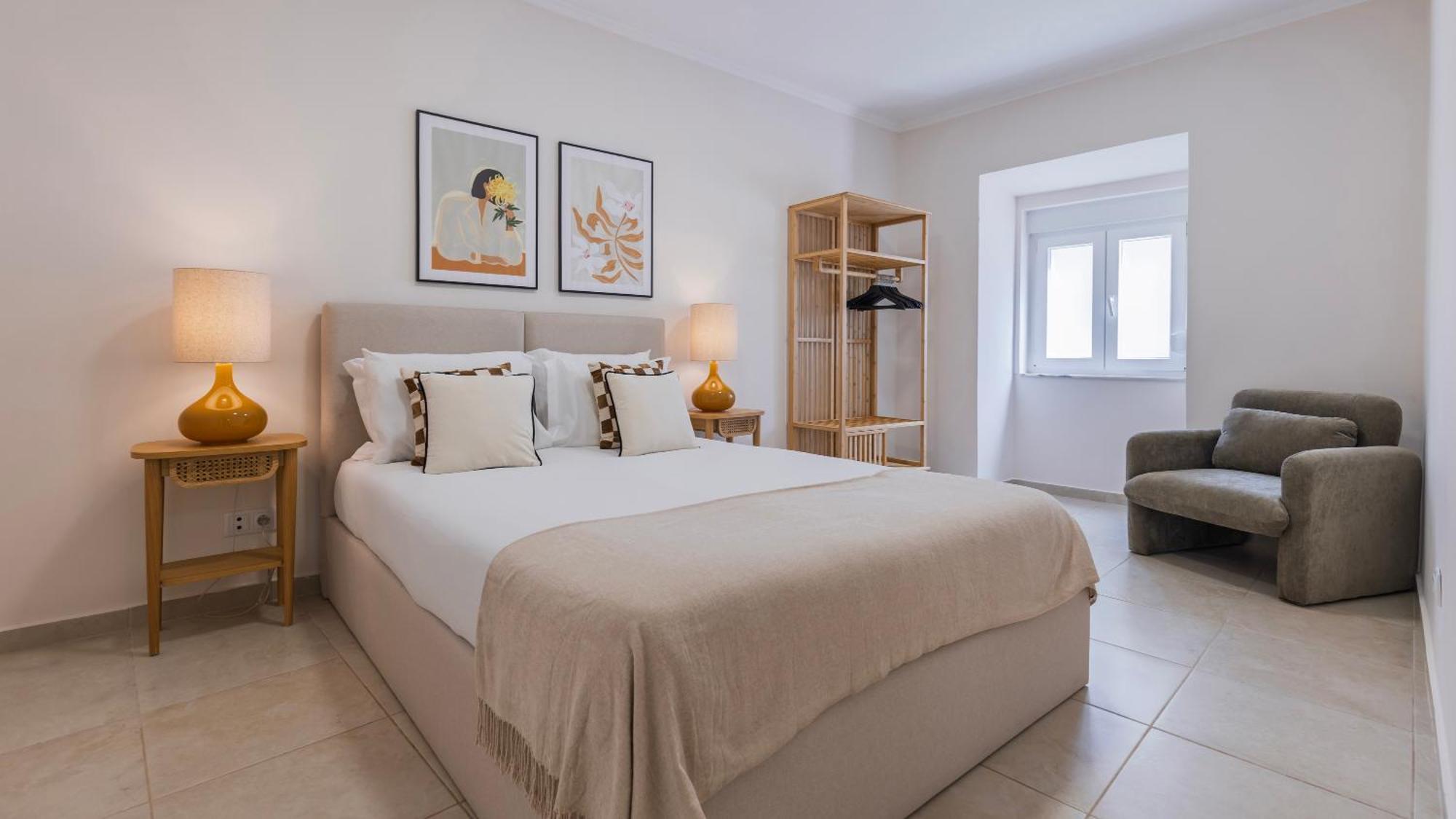 Stylish 2br Retreat In By Lovelystay Lisboa